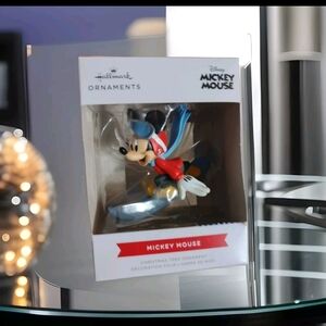 Hallmark Disney Mickey Mouse Snowboarding Christmas Ornament 3"